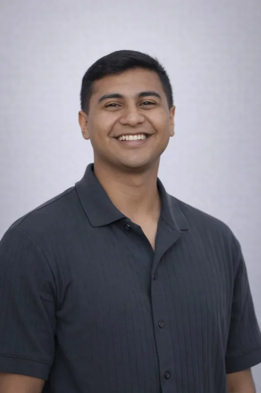 Robbie Espino headshot