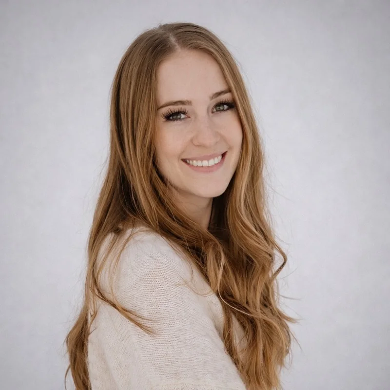 Lily Palmer headshot